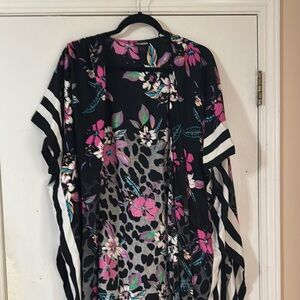 Steve Madden Black Floral Kimono One Size bathing suit cover up